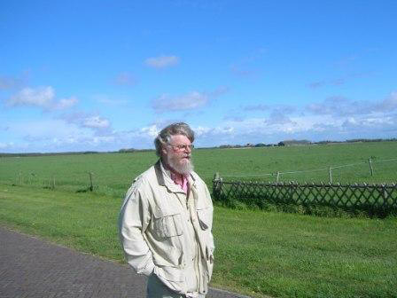 Wandeling op een winderig Ameland